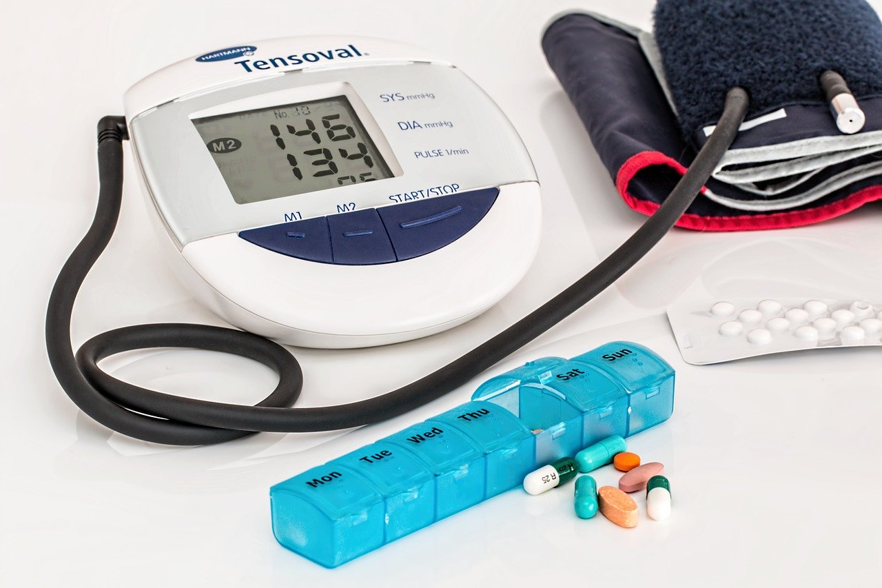 magas vérnyomás 240 vagy annál magasabb magas vérnyomás tünetek megelőzésére szolgáló kezelés